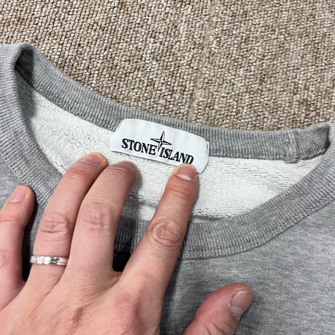  스톤아일랜드 맨투맨 상품이미지4