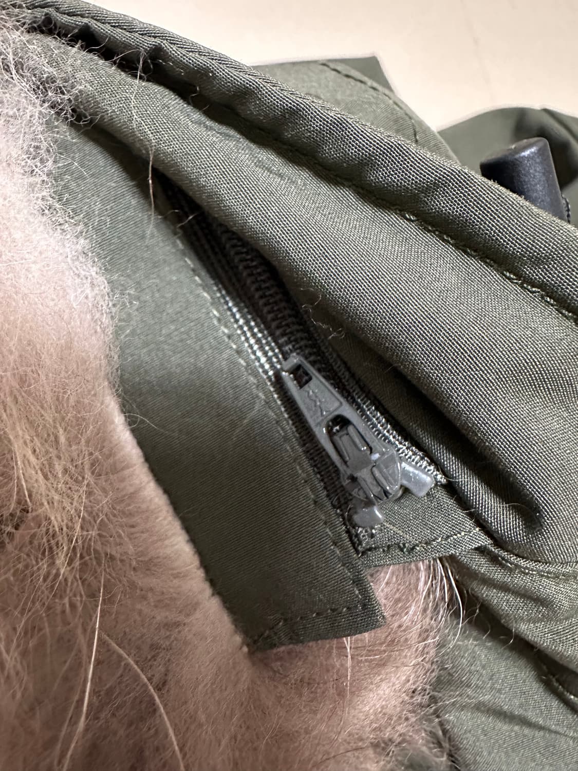 단톤 롱패딩 올리브 다운 상품이미지4