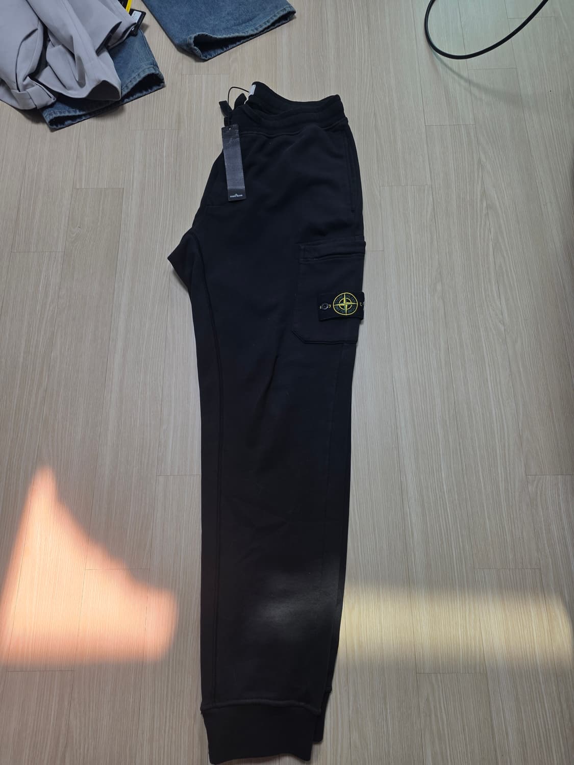 스톤아일랜드 와펜로고 스웨트 조거  상품이미지1