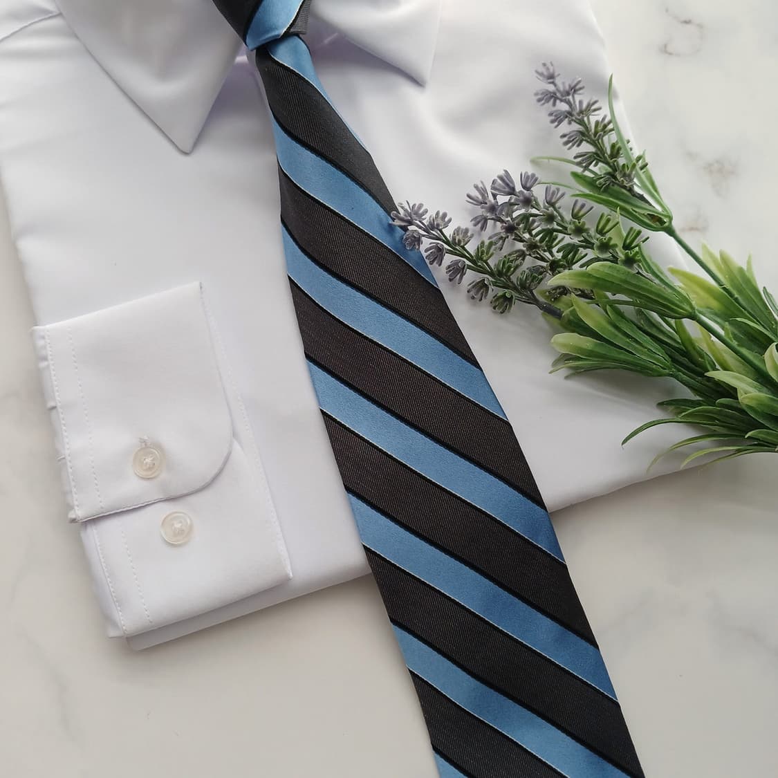 DKNY 실크 블루 스트라이프 넥타이 8.3cm A등급 A18681
 상품이미지5