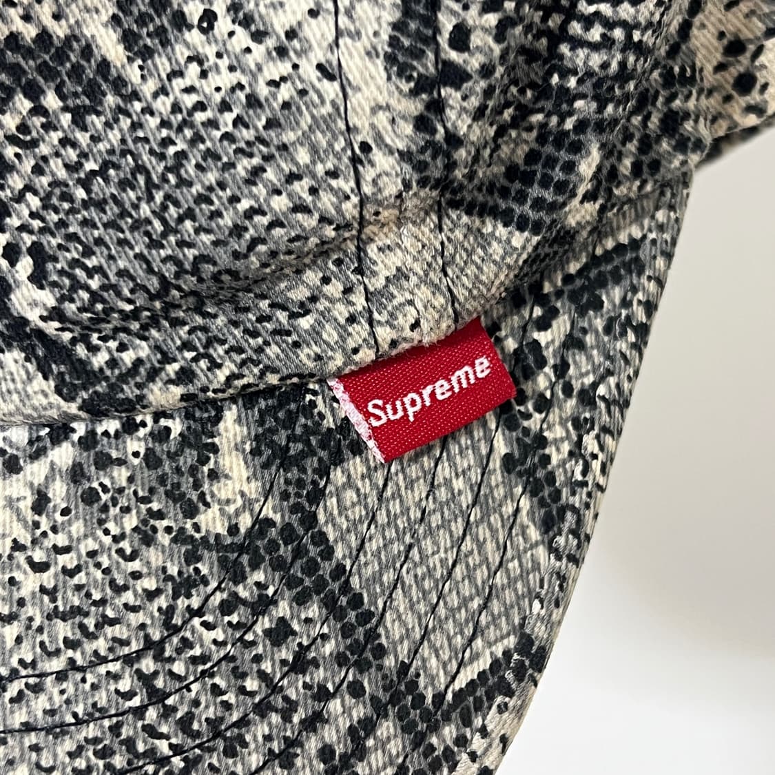 슈프림 2001 뱀피 5패널 캠프캡 그레이 상품이미지6