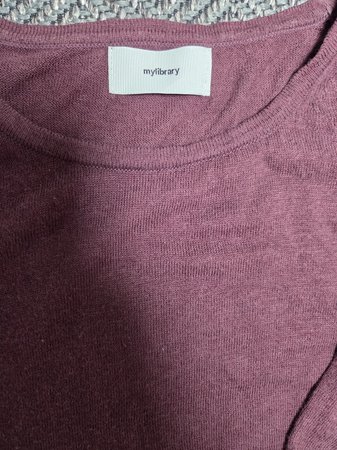 L) 125 Silky Round Neck Knit - Prune 상품이미지2