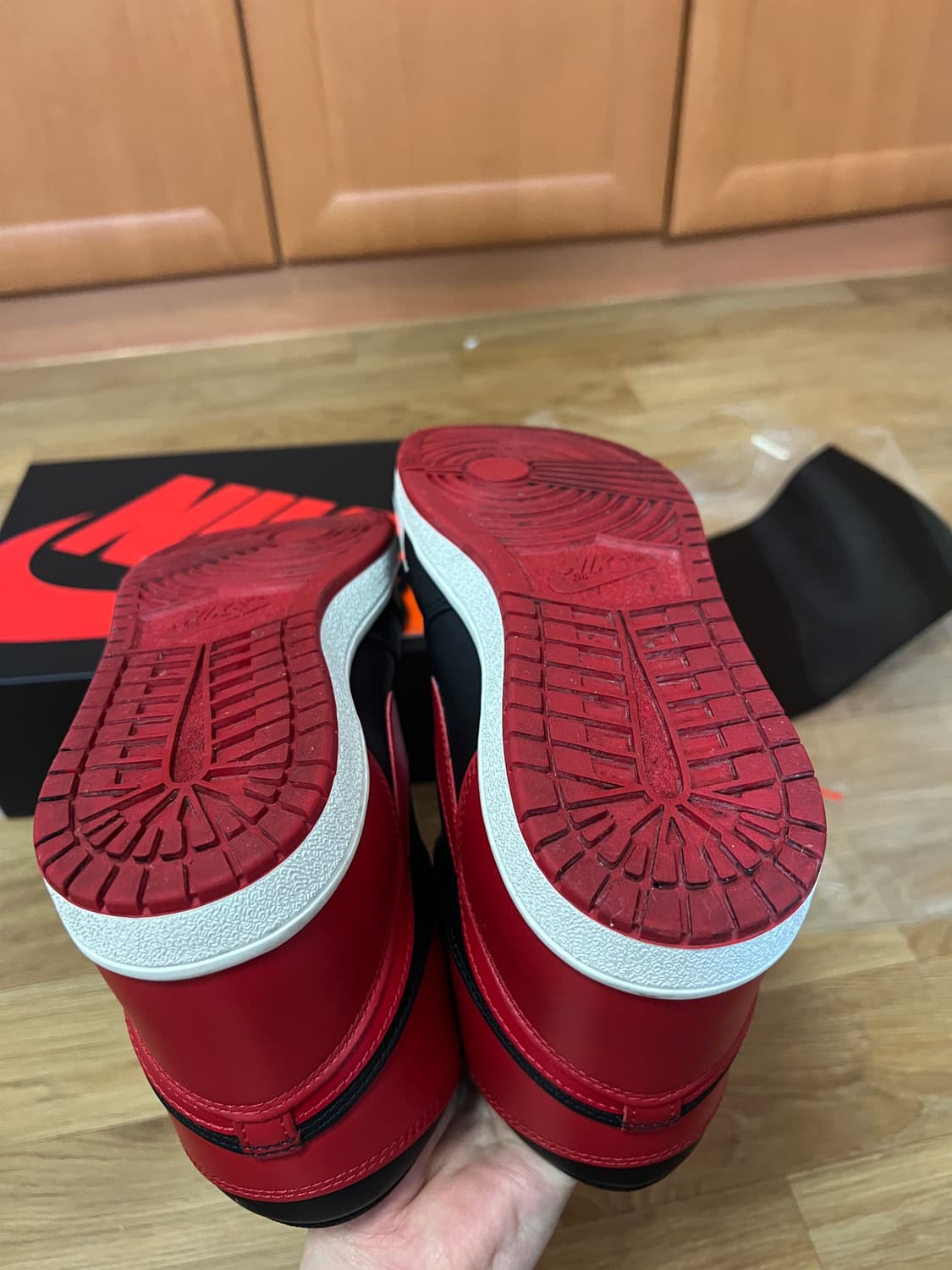 280 조던 1 하이 85 브레드 상품이미지3