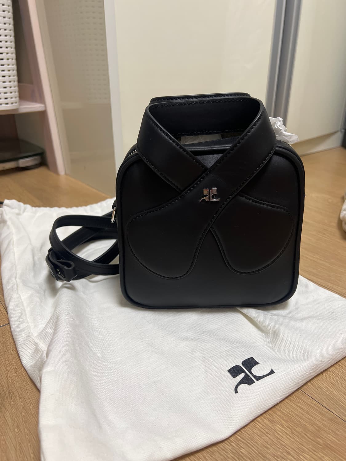 꾸레쥬 루프 백 상품이미지1