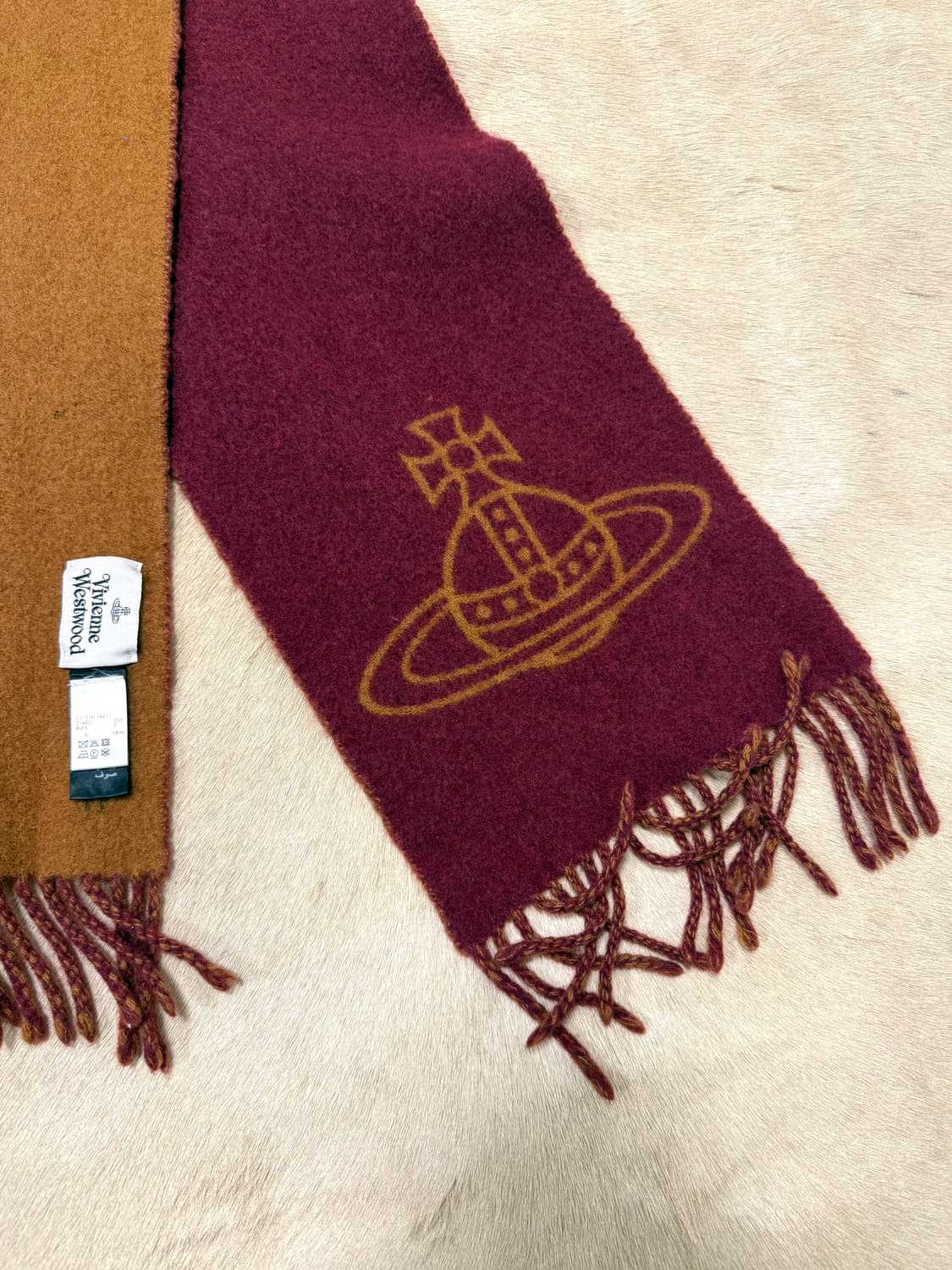 비비안웨스트우드 빅로고 양면 머플러 상품이미지1