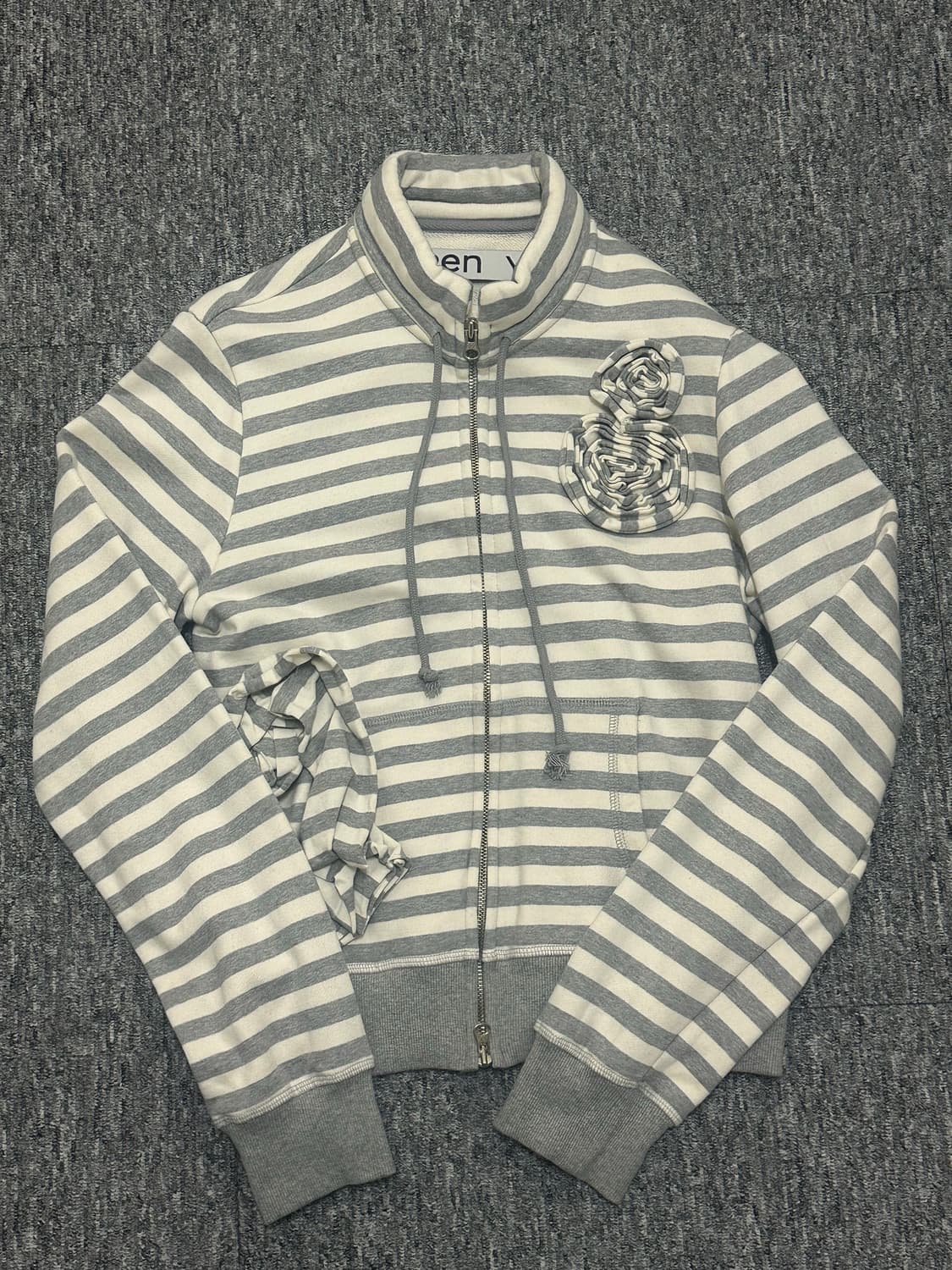 Open yy 오픈와이와이 아플리케 그레이 집업 재킷 상품이미지3