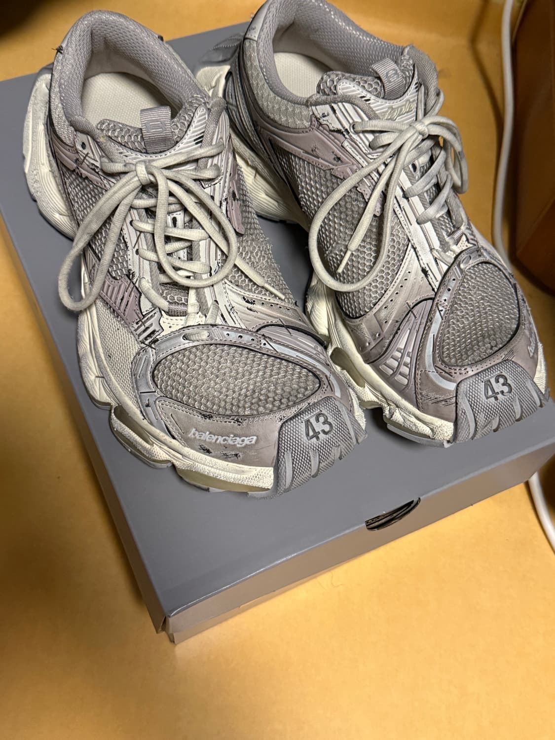 발렌시아가 스테이플러 43 에그쉘 상품이미지2