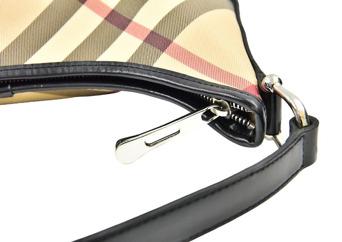 버버리 노바체크 PVC 호보백(정품) 상품이미지9