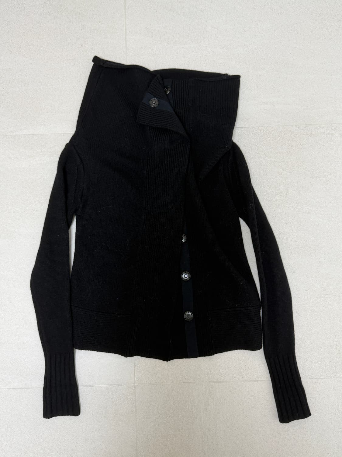 하이넥 버튼 니트 오프숄더 button offshoulder 상품이미지2