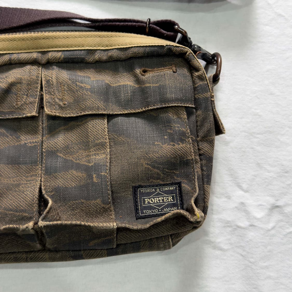 요시다 포터 70주년 그린아이 타이거 카모 숄더백 상품이미지2