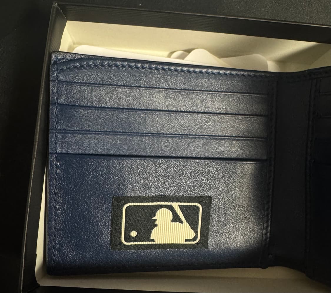 구찌 Mlb 콜라보 네이비 반지갑 상품이미지4