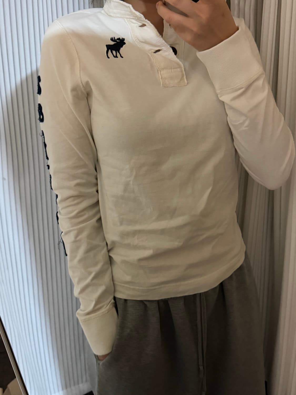 아베크롬비 화이트 헨리넥 긴팔티셔츠 상품이미지1