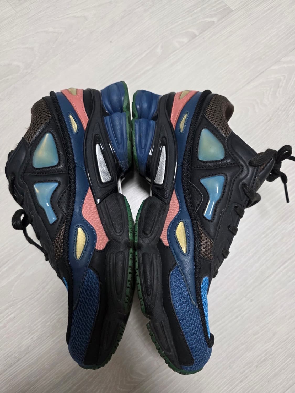 라프 시몬스 x 아디다스 x 오즈위고2 사이즈 255 상품이미지8