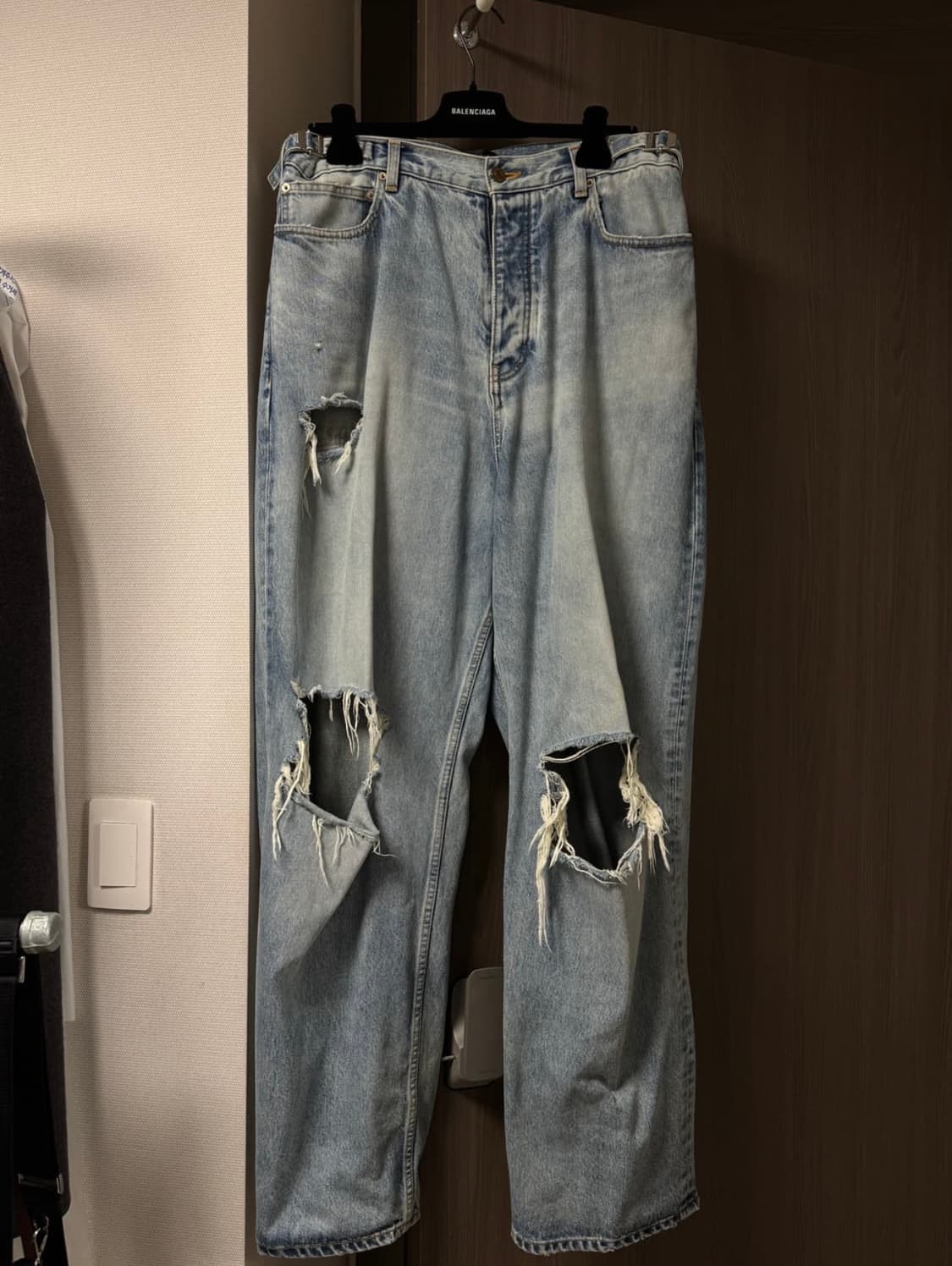 발렌시아가 디스트로이드 슈퍼 라지 배기 데님 S 상품이미지1