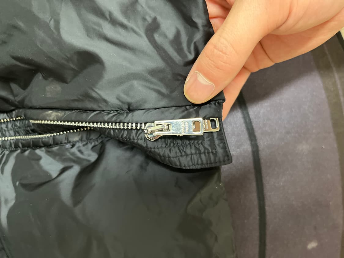 프라다 여성 리나일론 후드 패딩점퍼 상품이미지2