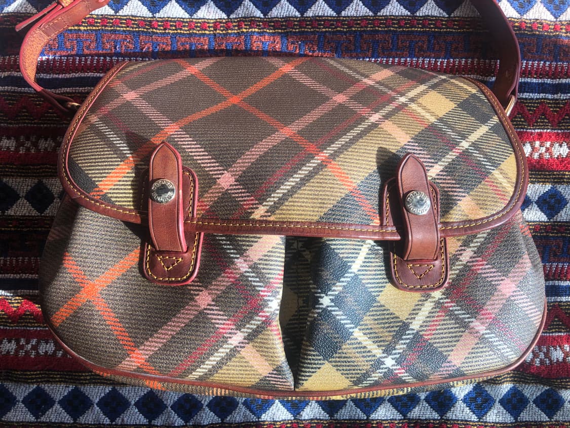 두니앤버크 체크무늬 숄더백 상품이미지3