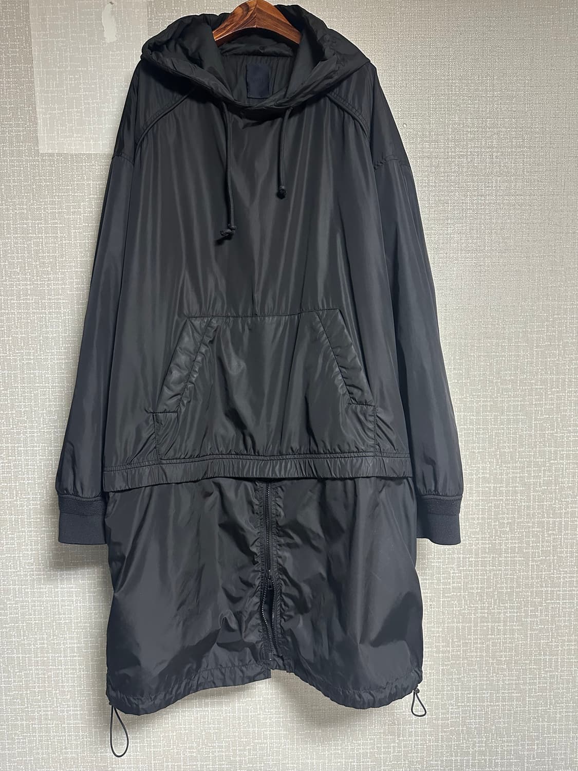 Juun.J의 블랙 후드 롱 코트 상품이미지3