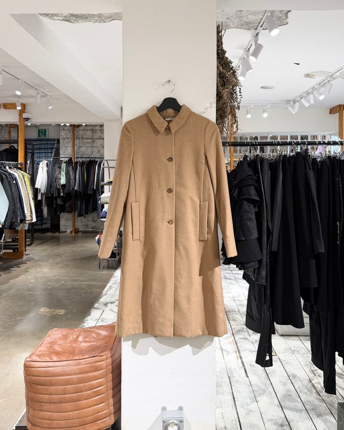 미우미우 베이지 클래식 울 코트 상품이미지1