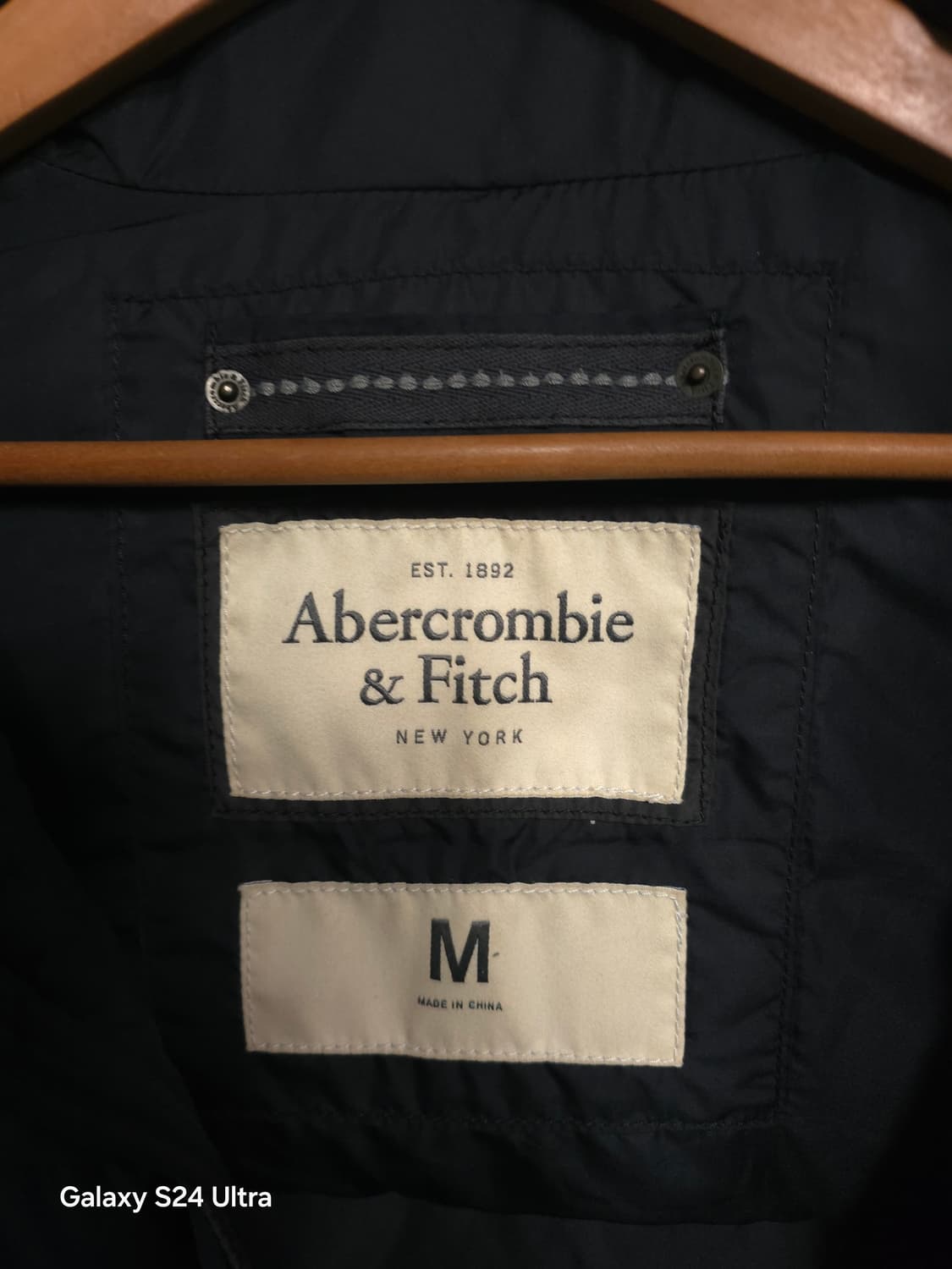 아베크롬비  네이비 덕다운 패딩조끼 M ✨️정품✨️
 상품이미지3