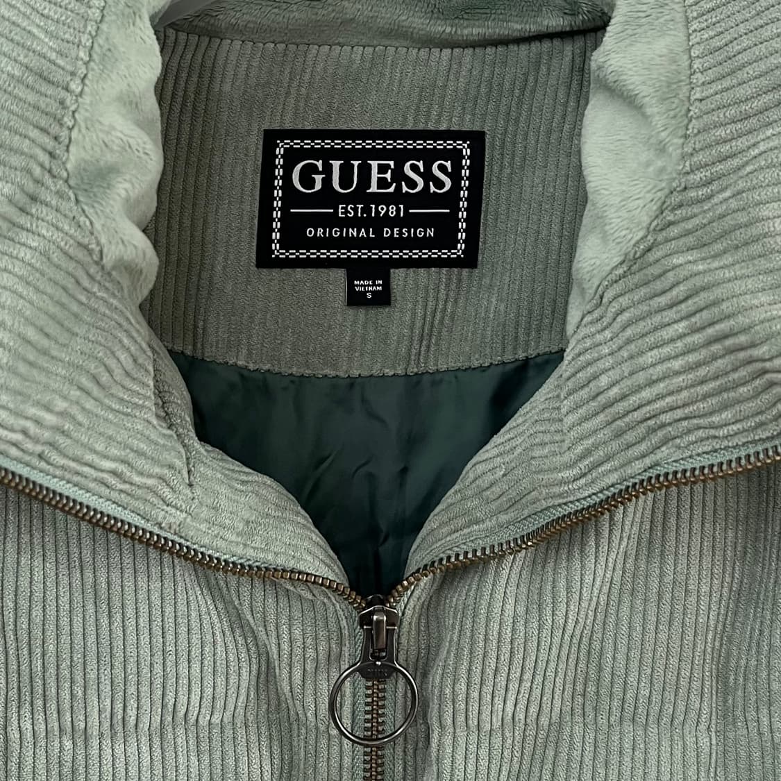 (수지 착용) 게스 코듀로이 골덴 푸퍼 하이넥 패딩 상품이미지7