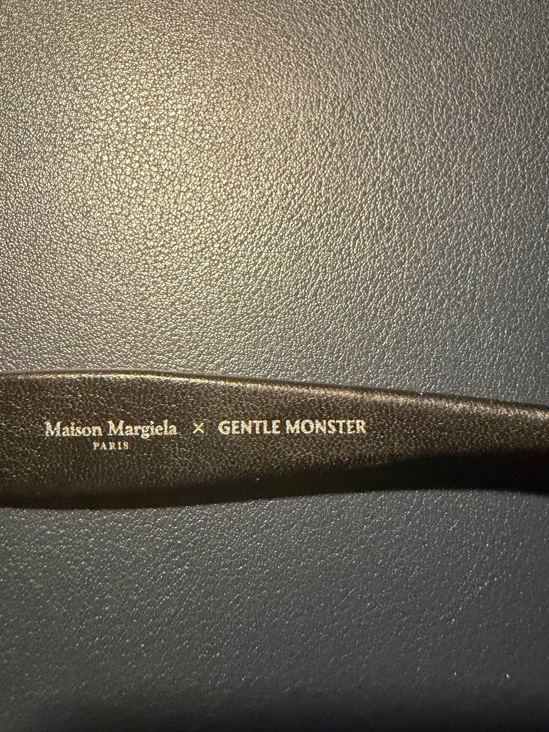 젠틀몬스터 X 메종 마르지엘라 MM108 레더 블랙 (MM108-L01  상품이미지4