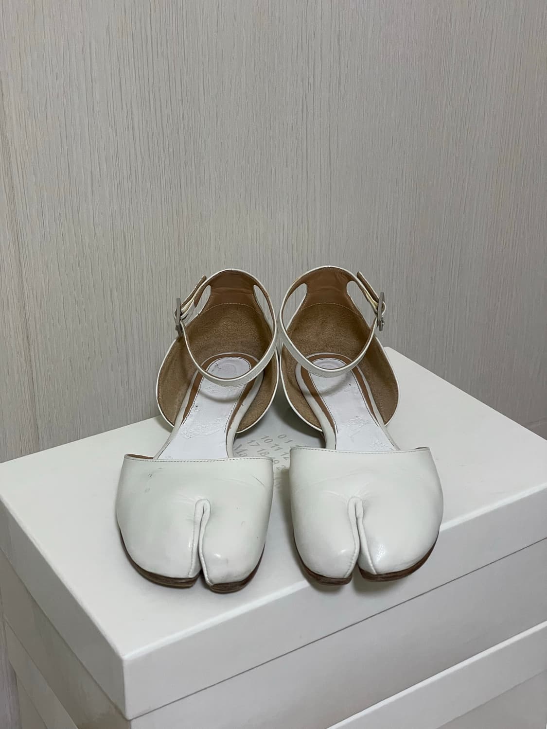 메종 마르지엘라 타비 메리제인 화이트 상품이미지5