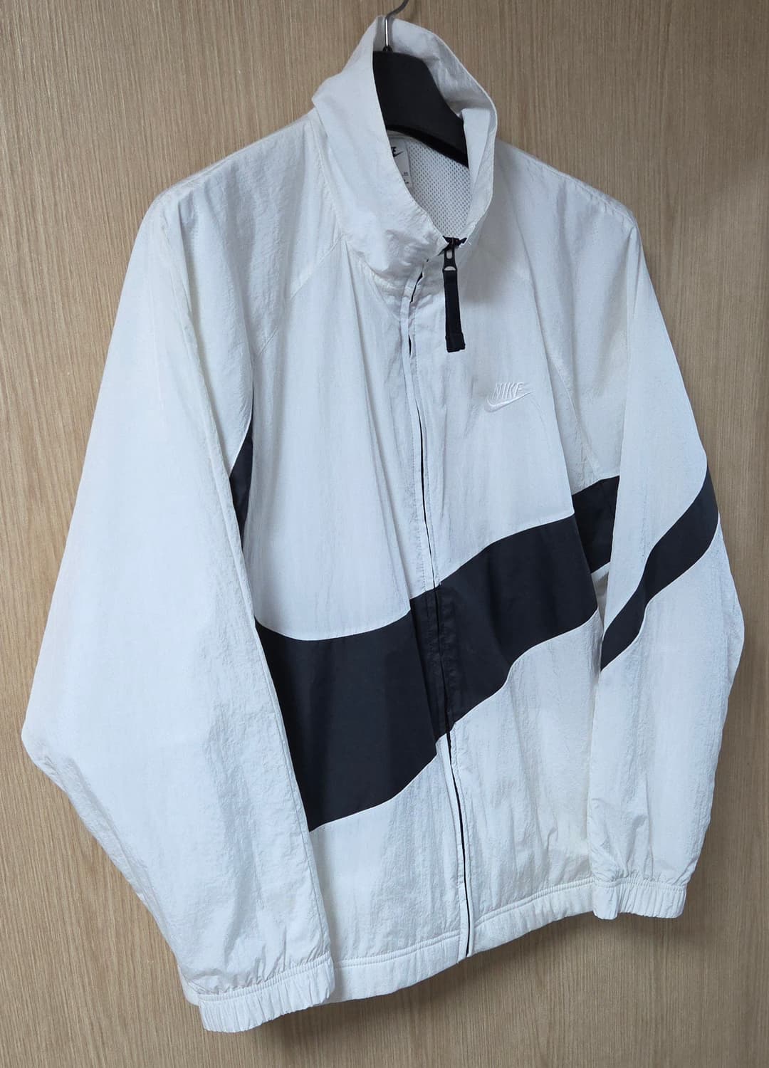(착샷) 나이키 빅스우시 바람막이 우븐 자켓  상품이미지2