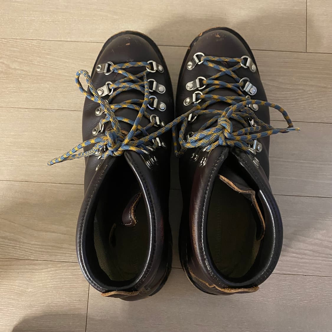 대너 Danner 마운틴 라이트 고어텍스 부츠 270 타일러더크리에이터 상품이미지9