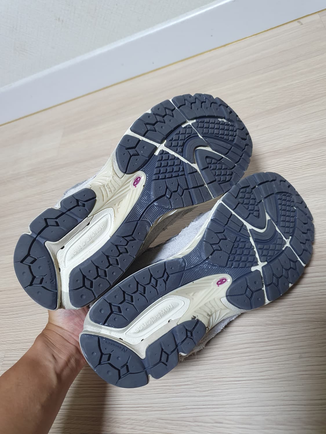 뉴발란스 2002R 프로텍션 팩 레인 클라우드 280 상품이미지7