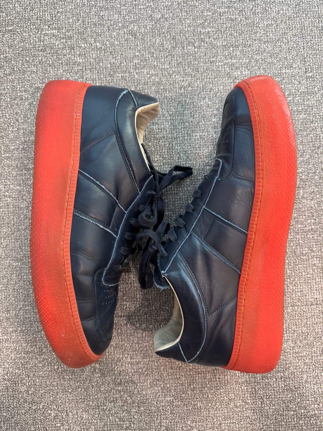 메종 마르지엘라 레드솔 에어포스 모티브 스니커즈 43 상품이미지1