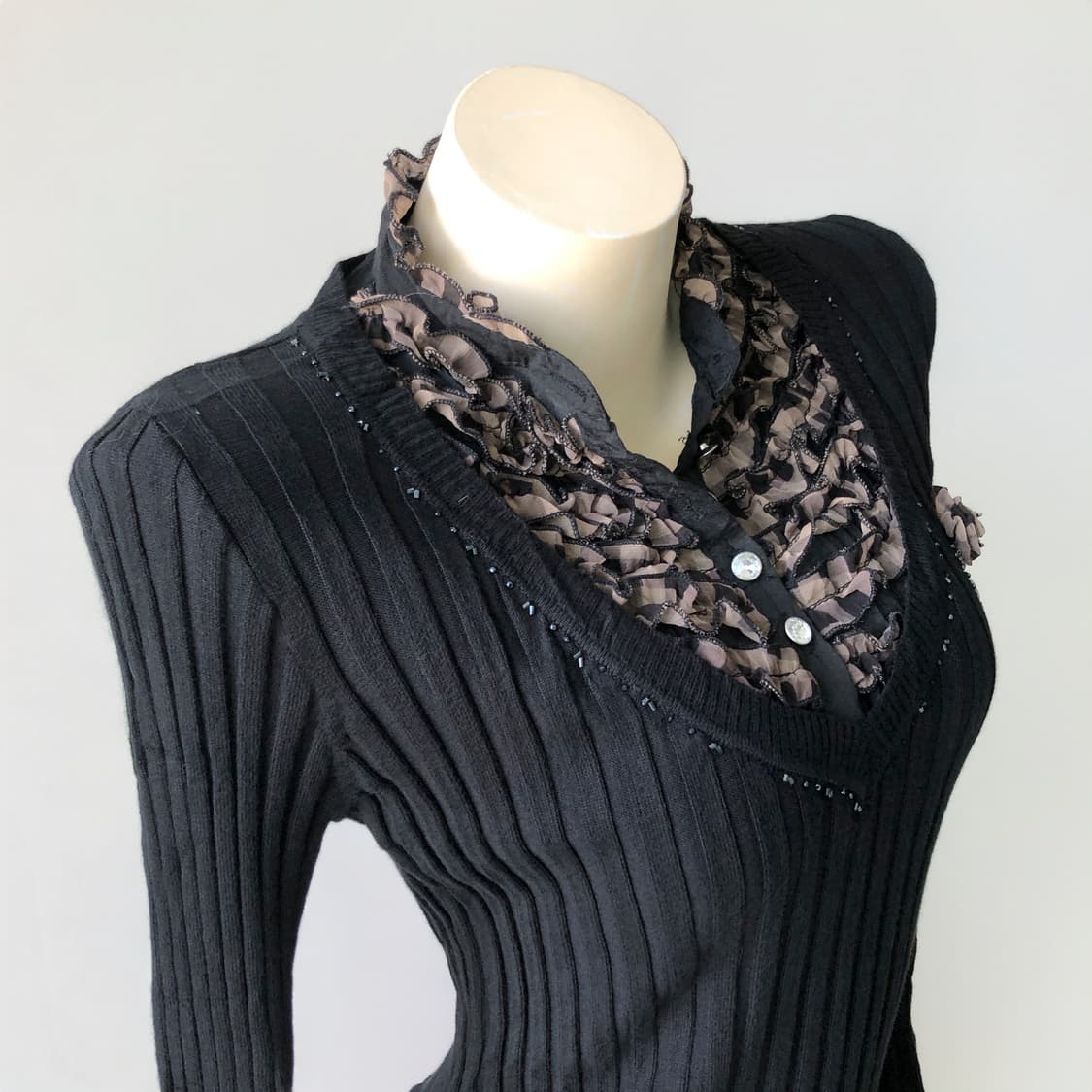 블랙 체크 러플 블라우스 니트 탑 상품이미지4