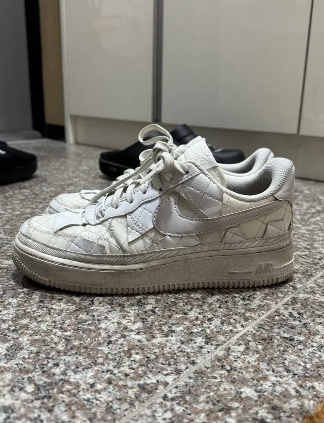[240] 나이키 x 빌리 아일리시 에어포스 1 로우 sp 트리플 화이트 상품이미지4