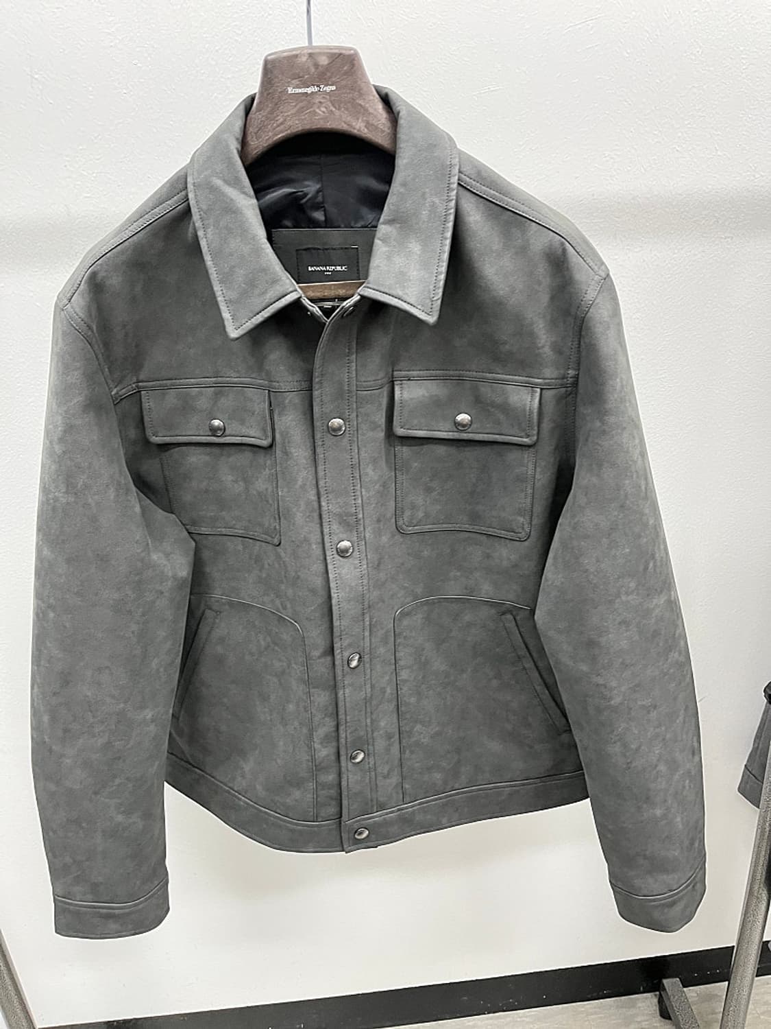 110) 바나나리퍼블릭 24ss 비건레더 자켓  상품이미지3