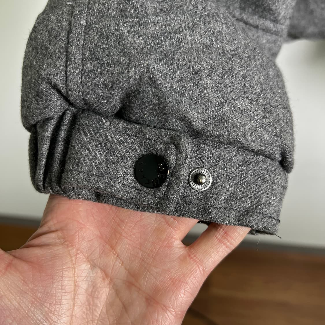 Moncler 몽클레어 그레이 다운 패딩 점퍼 상품이미지7