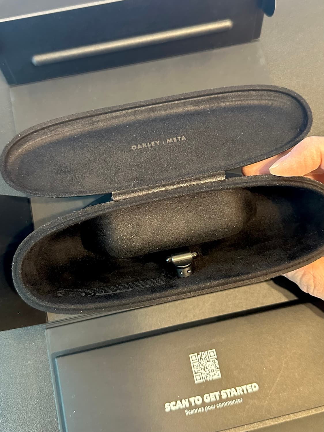 OAKLEY X META HSTN AI 안경 블랙 X 변색렌즈 : 풀박스 상품이미지5