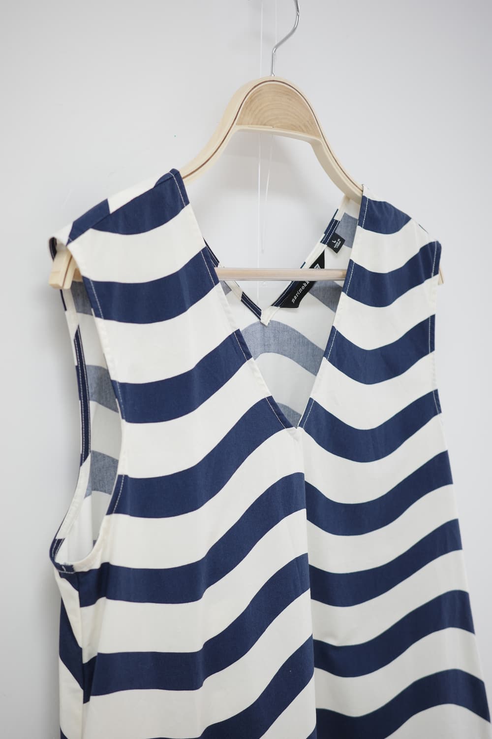 uniqlo marimekko
• 마리메꼬 콜라보 브이넥 플레어 롱원 상품이미지4