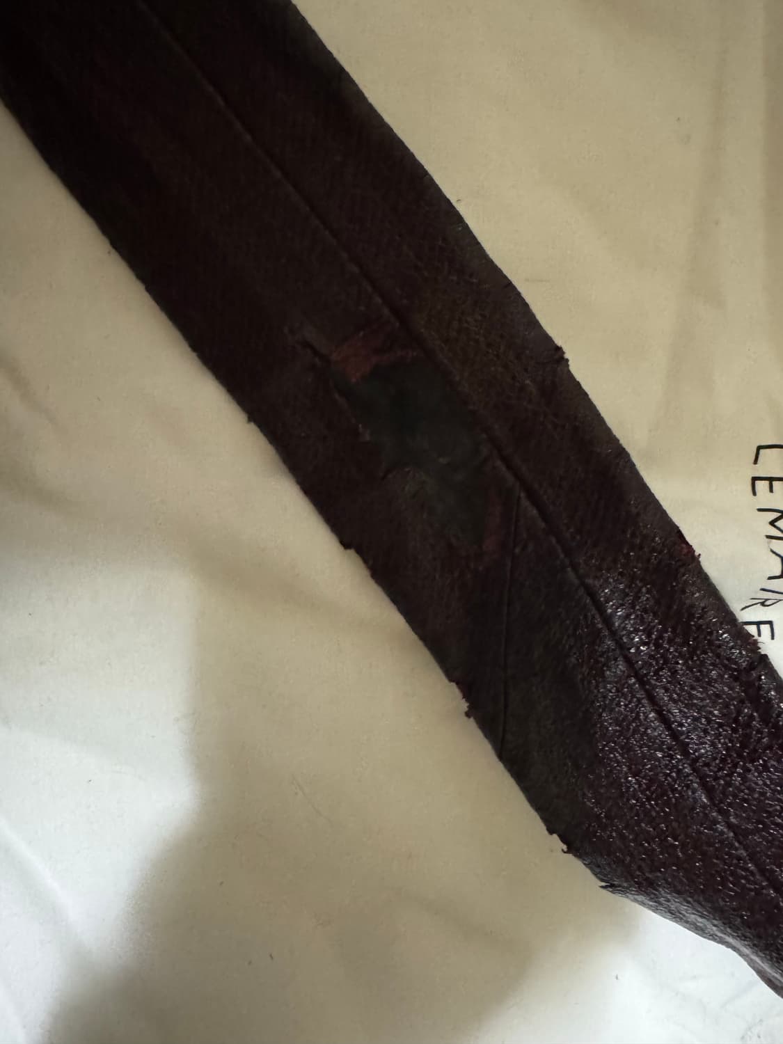 르메르 코티드 린넨 크루아상백 스몰 버건디 상품이미지3