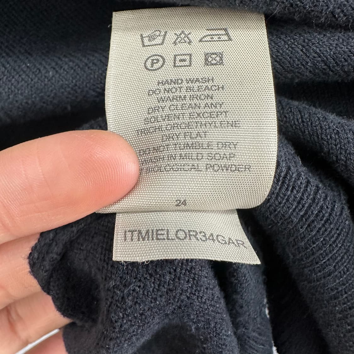 105 버버리 체크 트리밍 남자 니트 상품이미지5