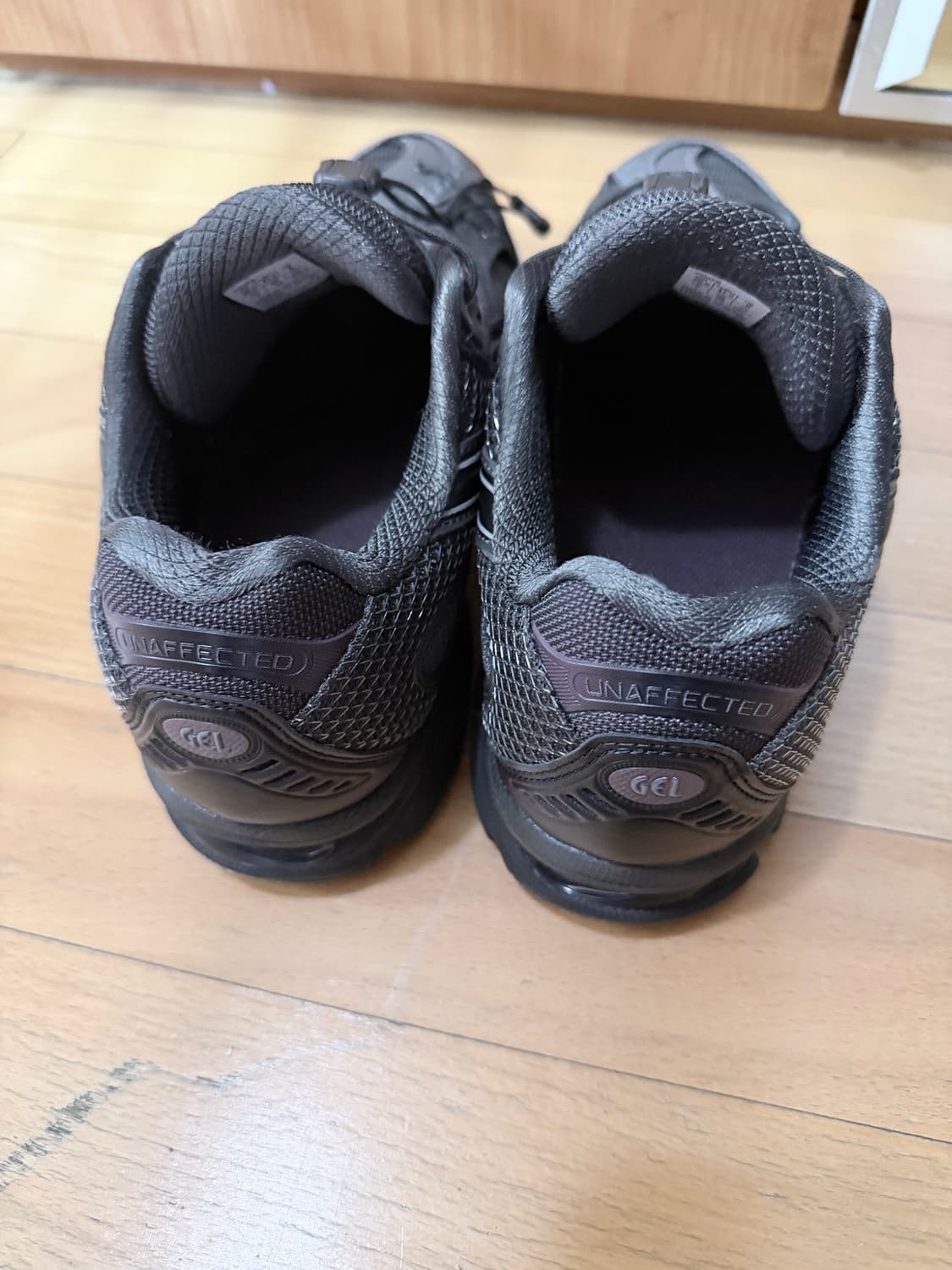 아식스&언어펙티드 젤님버스10.1 건메탈블랙 상품이미지2