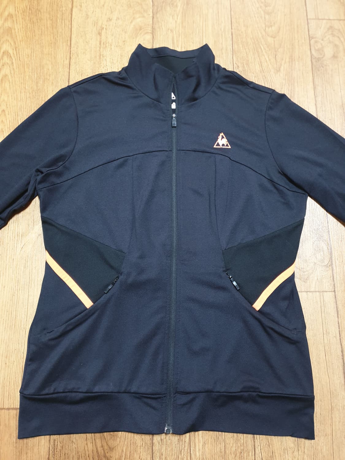 1079 르꼬끄 운동복 집업 90 사이즈입니다 상품이미지1