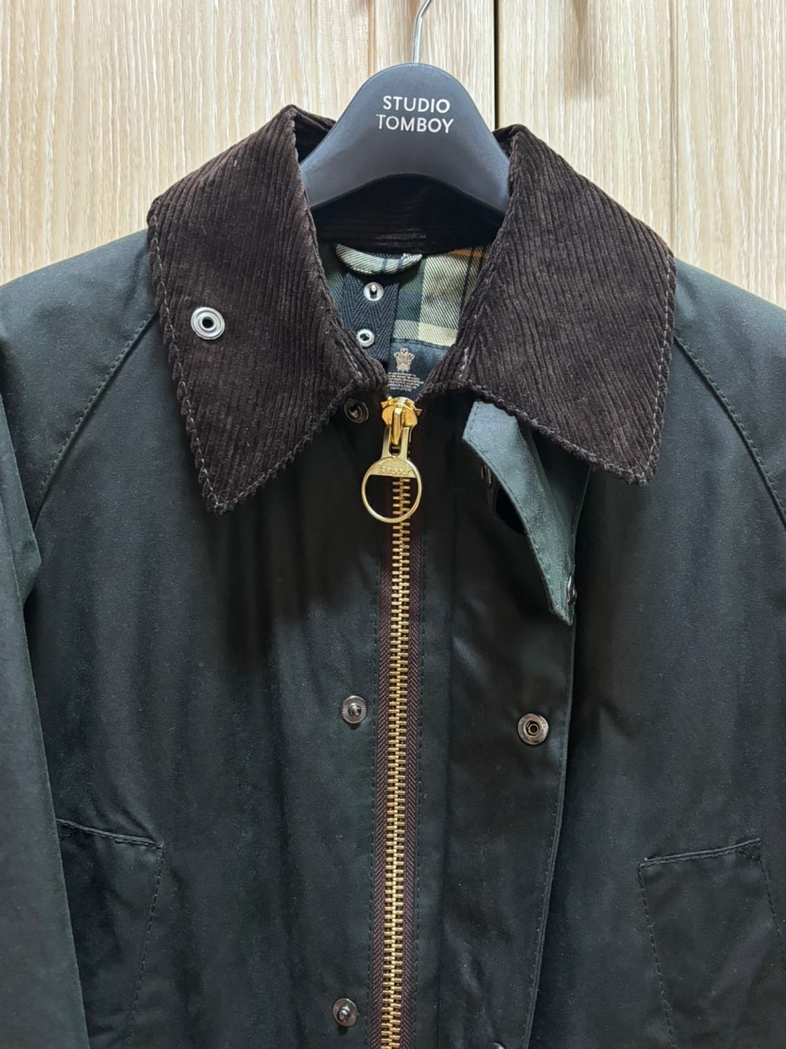 바버 비데일 왁스 자켓 34사이즈 팝니다 상품이미지3