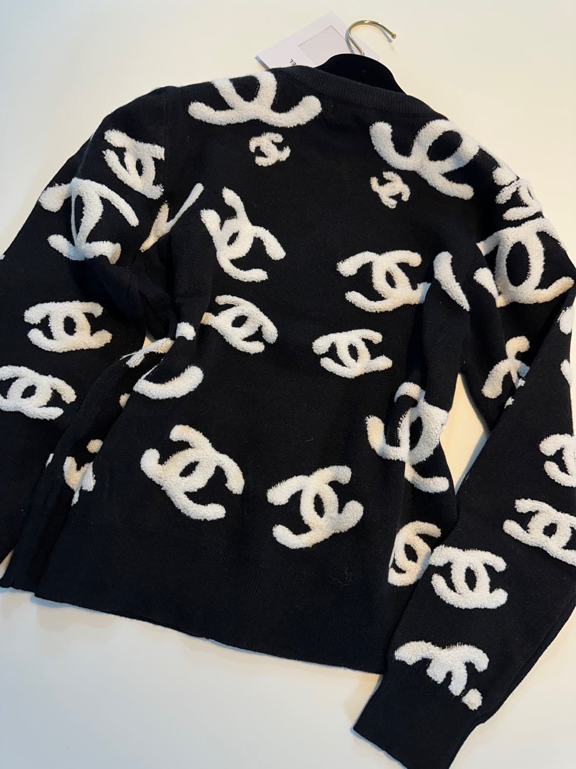 (새상품)샤넬로고가디건 상품이미지6