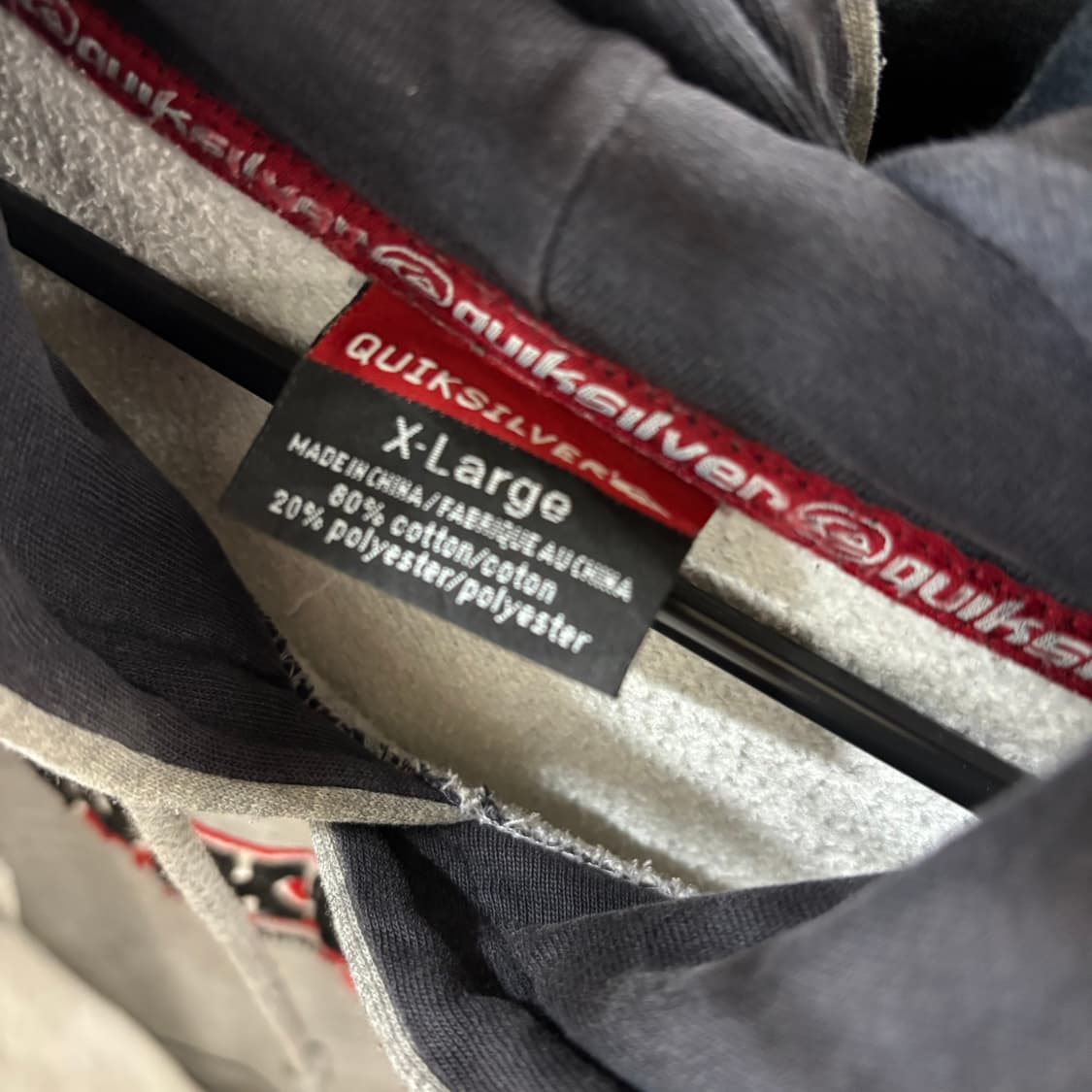 퀵실버(Quiksilver) 빅로고 아치형 자수 그레이 후드티 상품이미지10