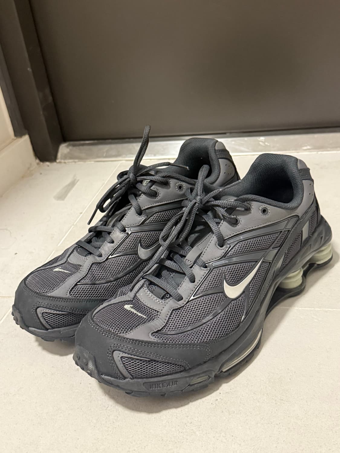 (290) 나이키 샥스 라이드 2 아이언 그레이 앤 앤트러사이트 상품이미지2