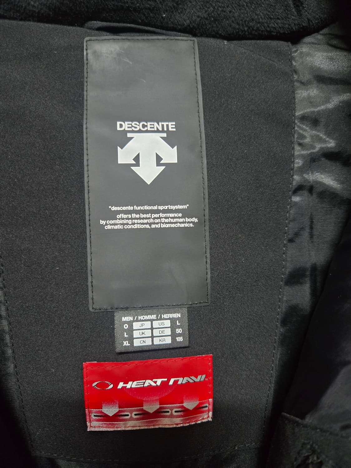 데상트 스위스 스키팀 레플리카 미드 다운 패딩자켓(105사이즈) 상품이미지7