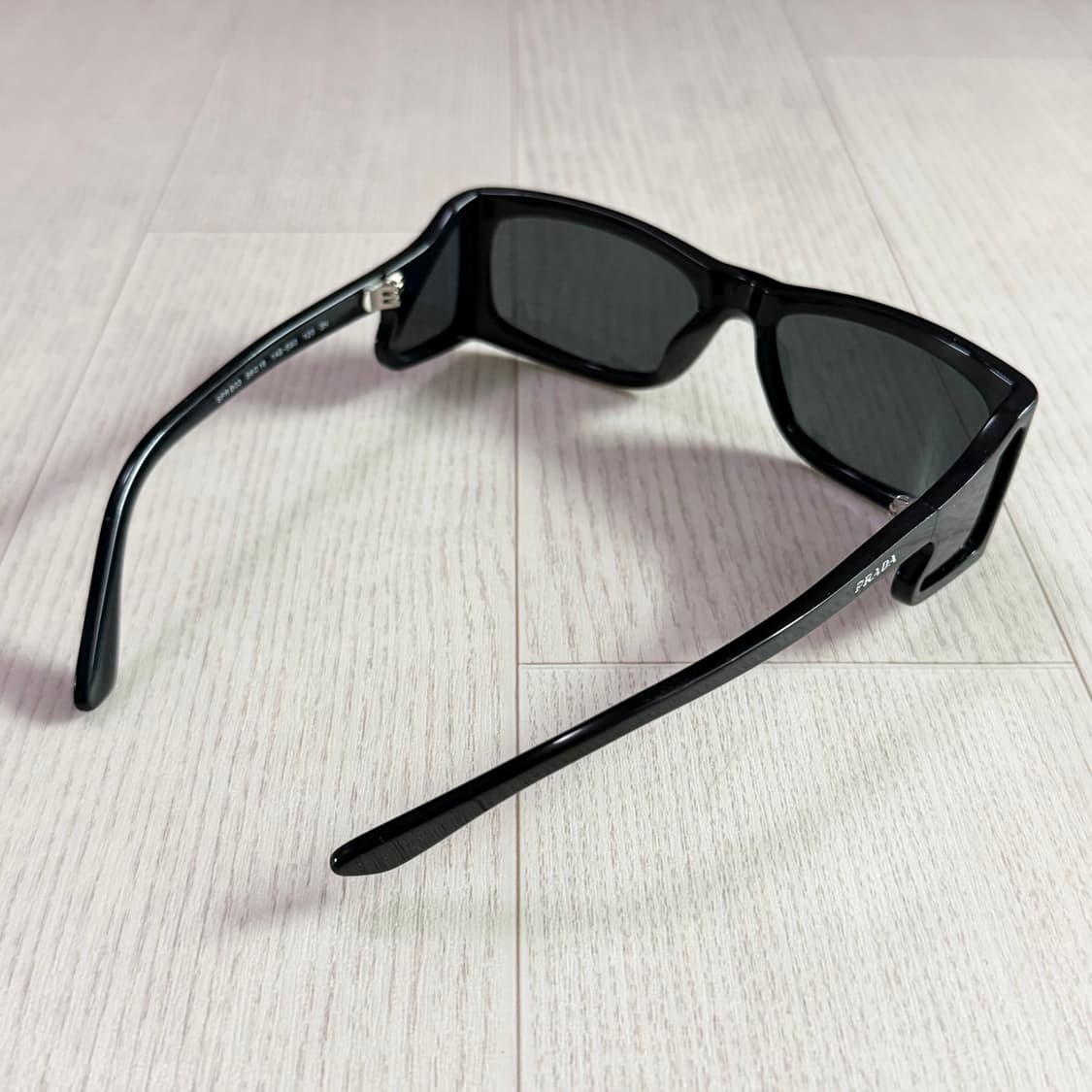 프라다 스퀘어 프레임 선글라스 상품이미지3