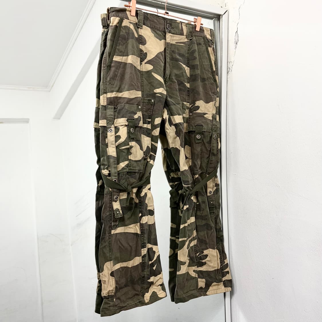 Well Spring 카모 본디지 부츠컷 카고 팬츠 상품이미지4