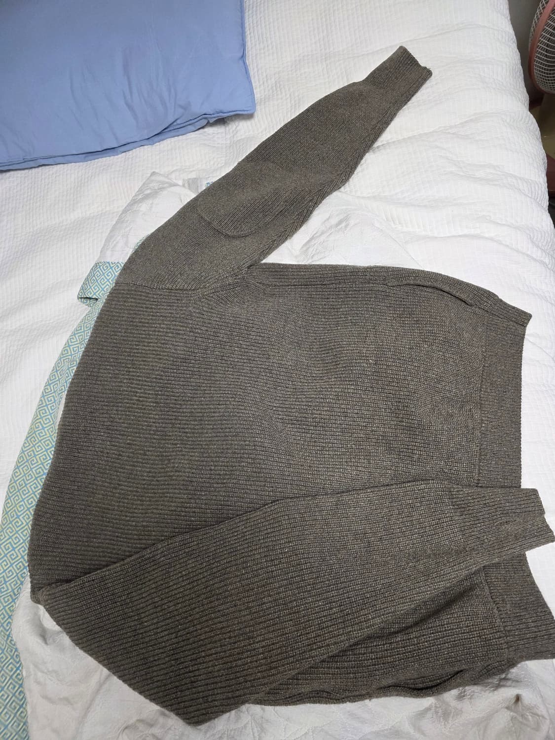 [m] 아웃스탠딩 램스울 가디건 카키 멜란지 상품이미지4