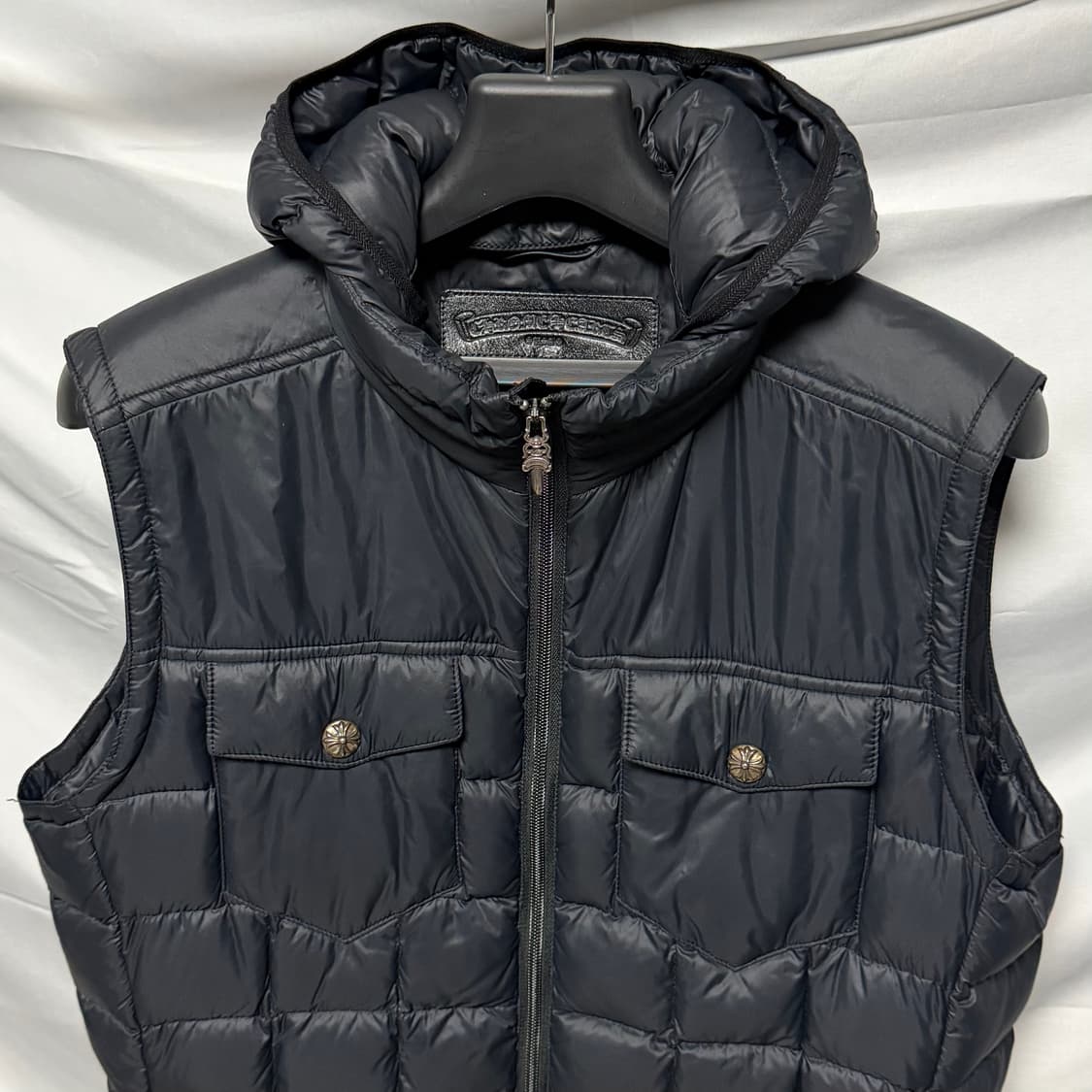 [S+급/S] 크롬하츠 패디드 후드 패딩조끼 블랙 상품이미지2