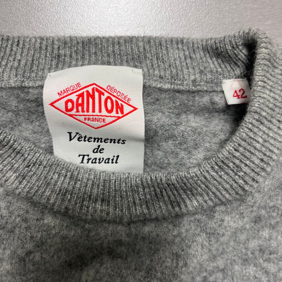 단톤(Danton) 크루넥 연그레이 울 니트 상품이미지4